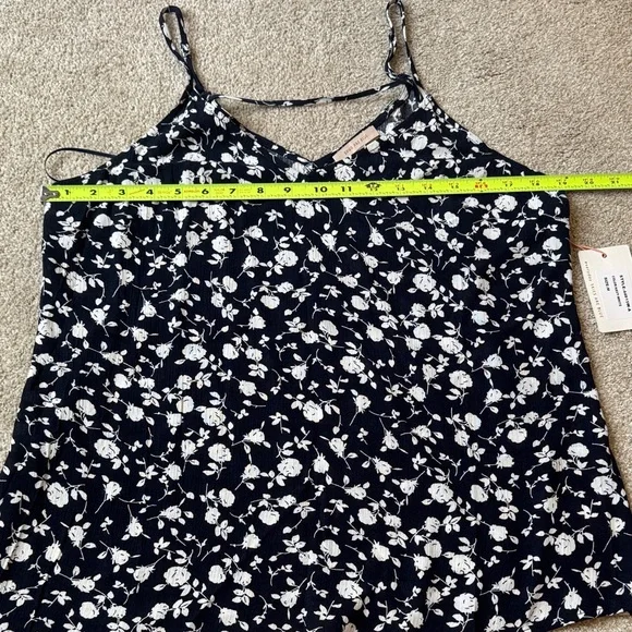 Skies Are Blue Strappy Floral Print Women's Cami Tank Top Navy White Size Medium - Picture 5 of 12